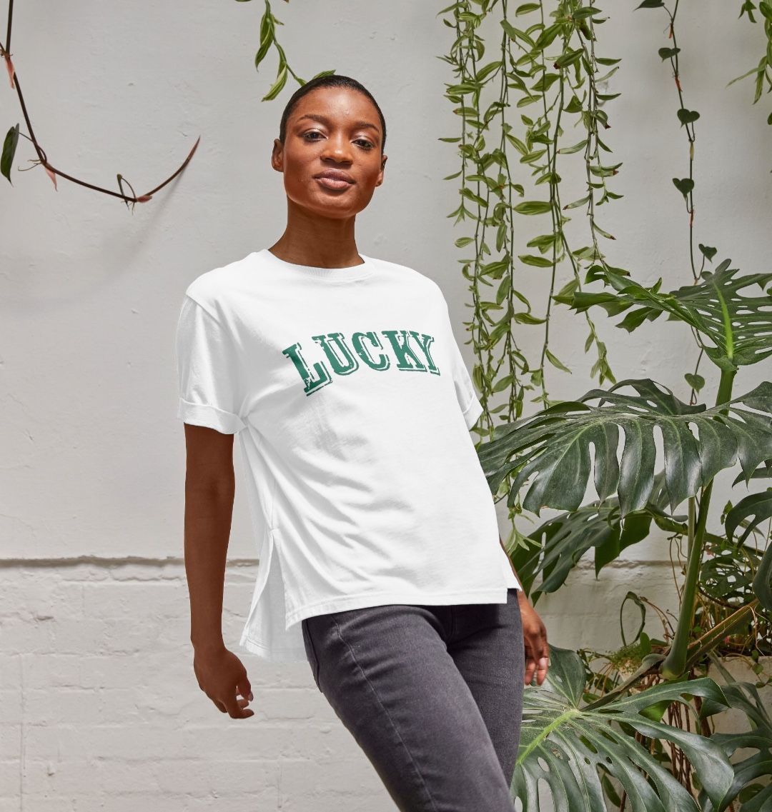 BE LUCKY T-SHIRT IN VERMONT GREEN - WOMEN'S RELAXED FIT